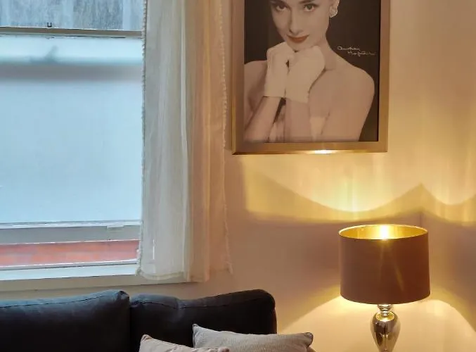 John Street Flat 2 * Bristol